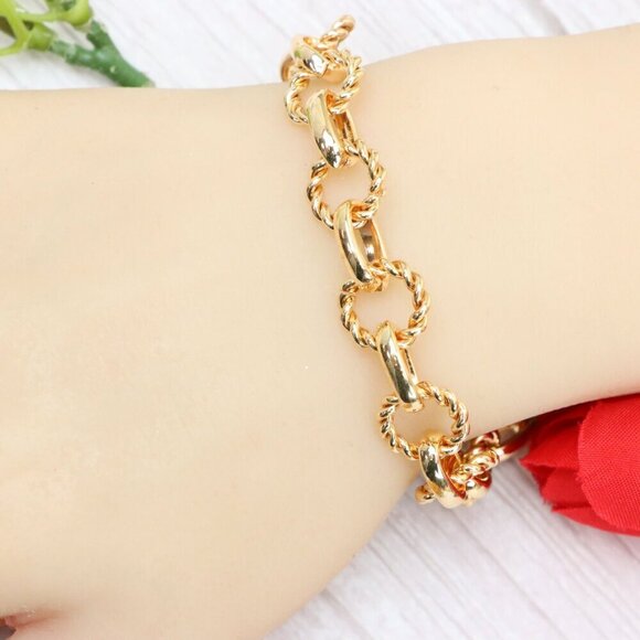 "Trendy Handmade Bracelet – A Thoughtful Gift for Girls & Women | UNVRC1593 - Picture 4 of 10